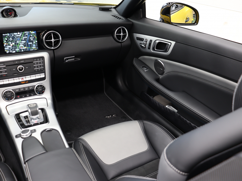 AMG SLC SLC43 ﾌｧｲﾅﾙED ﾚｰﾀﾞｰｾｰﾌﾃｨPKG　特別仕様 ｷｰﾚｽGO 専用革 ﾏｼﾞｯｸｽｶｲR ﾅﾋﾞTV Bｶﾒﾗ harman/Kardon ｴｱﾌｶｰﾌ 専用ｴｸｽﾃﾘｱ&18AW ﾊﾟﾌｫｰﾏﾝｽｽﾃｱ　2年保証付