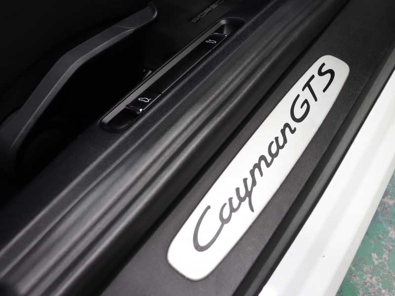 ポルシェ 718 ケイマン GTS ｽﾎﾟｰﾂｸﾛﾉPKG　正規D車 ｴﾝﾄﾘD ｽﾎﾟｰﾂｼｰﾄﾌﾟﾗｽ PCMﾅﾋﾞ BOSEｻｳﾝﾄﾞ PDLSﾌﾟﾗｽ  GTｽﾎﾟｰﾂｽﾃｱ PASM  ｽﾎﾟｴｸﾞ 20ｲﾝﾁ718ｽﾎﾟｰﾂAW　2年保証付