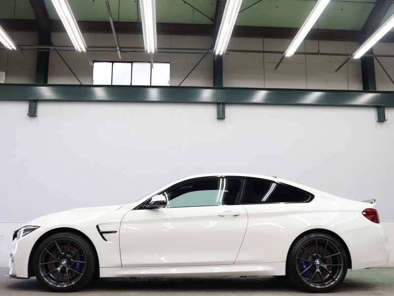 BMW Mシリーズ M4ｸｰﾍﾟCS MDCT  日本限定60台 ｺﾝﾌｫA 黒革ｱﾙｶﾝｺﾝﾋﾞ ｶｰﾎﾞﾝR 専用ｴｱﾛ 専用19＆20AW 　2年保証
