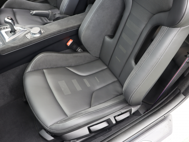BMW Mシリーズ M4ｸｰﾍﾟCS MDCT  日本限定60台 ｺﾝﾌｫA 黒革ｱﾙｶﾝｺﾝﾋﾞ ｶｰﾎﾞﾝR 専用ｴｱﾛ 専用19＆20AW 　2年保証
