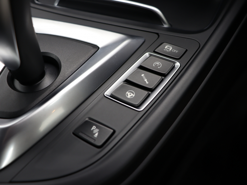 BMW Mシリーズ M4ｸｰﾍﾟCS MDCT  日本限定60台 ｺﾝﾌｫA 黒革ｱﾙｶﾝｺﾝﾋﾞ ｶｰﾎﾞﾝR 専用ｴｱﾛ 専用19＆20AW 　2年保証