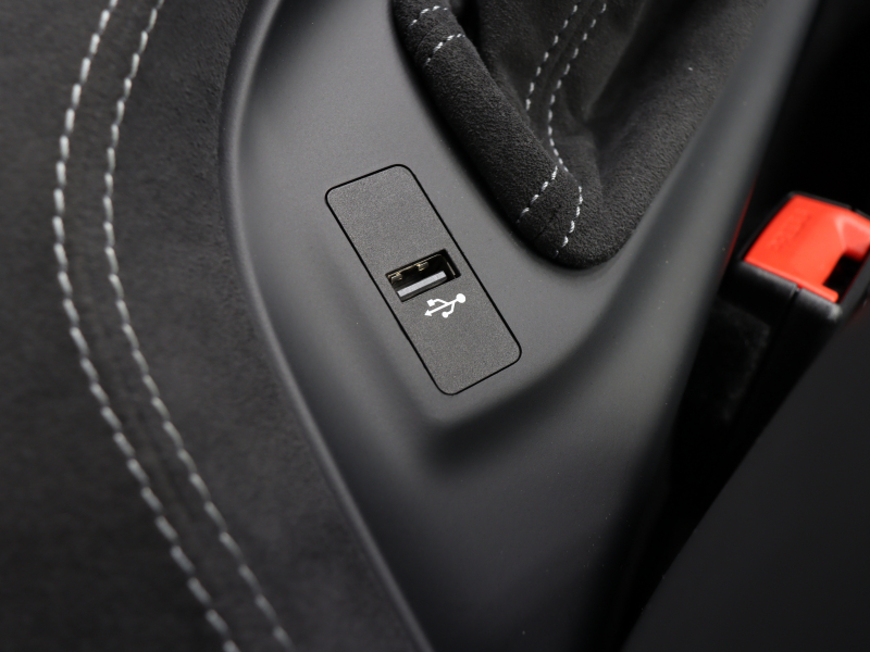 BMW Mシリーズ M4ｸｰﾍﾟCS MDCT  日本限定60台 ｺﾝﾌｫA 黒革ｱﾙｶﾝｺﾝﾋﾞ ｶｰﾎﾞﾝR 専用ｴｱﾛ 専用19＆20AW 　2年保証