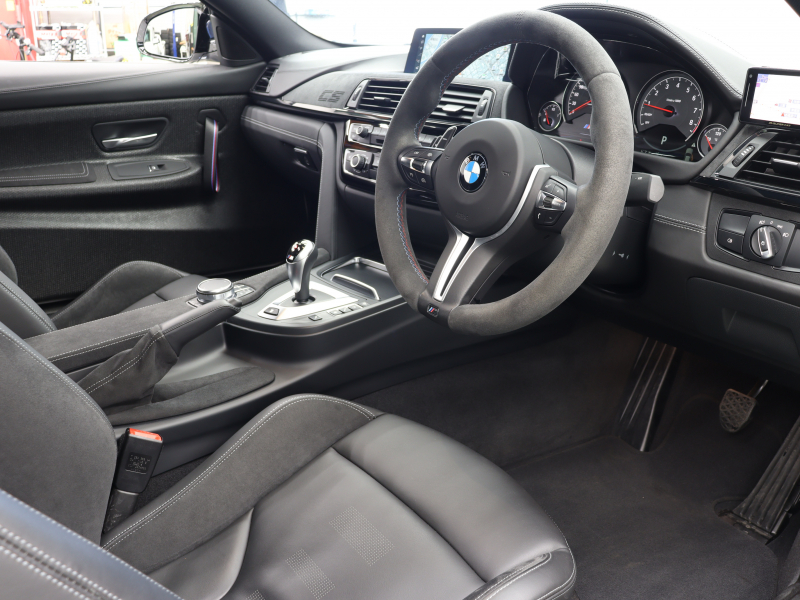 BMW Mシリーズ M4ｸｰﾍﾟCS MDCT  日本限定60台 ｺﾝﾌｫA 黒革ｱﾙｶﾝｺﾝﾋﾞ ｶｰﾎﾞﾝR 専用ｴｱﾛ 専用19＆20AW 　2年保証