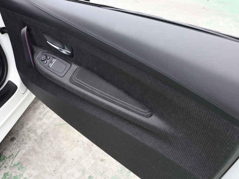 BMW Mシリーズ M4ｸｰﾍﾟCS MDCT  日本限定60台 ｺﾝﾌｫA 黒革ｱﾙｶﾝｺﾝﾋﾞ ｶｰﾎﾞﾝR 専用ｴｱﾛ 専用19＆20AW 　2年保証