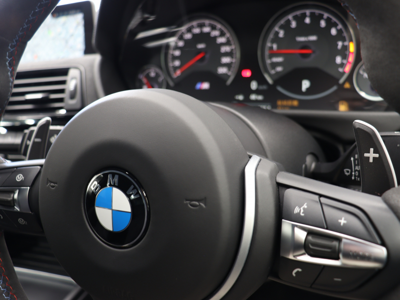 BMW Mシリーズ M4ｸｰﾍﾟCS MDCT  日本限定60台 ｺﾝﾌｫA 黒革ｱﾙｶﾝｺﾝﾋﾞ ｶｰﾎﾞﾝR 専用ｴｱﾛ 専用19＆20AW 　2年保証