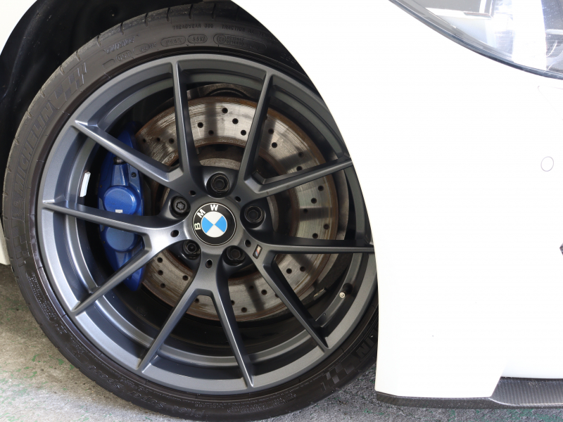 BMW Mシリーズ M4ｸｰﾍﾟCS MDCT  日本限定60台 ｺﾝﾌｫA 黒革ｱﾙｶﾝｺﾝﾋﾞ ｶｰﾎﾞﾝR 専用ｴｱﾛ 専用19＆20AW 　2年保証