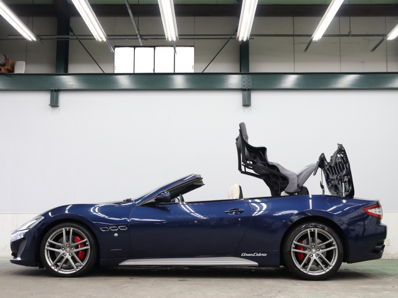 マセラティ グランカブリオ ｽﾎﾟｰﾂ MCｵｰﾄｼﾌﾄ　EBM 右H ﾍﾞｰｼﾞｭ革 ｼｰﾄﾋｰﾀｰ SDﾅﾋﾞ BOSEｻｳﾝﾄﾞ 地ﾃﾞｼﾞ Bｶﾒﾗ ｸﾘｼﾞｵﾀﾞｰｸｸﾛｰﾑｲﾝﾃﾘｱ MCﾃﾞｻﾞｲﾝ20AW　2年保証付