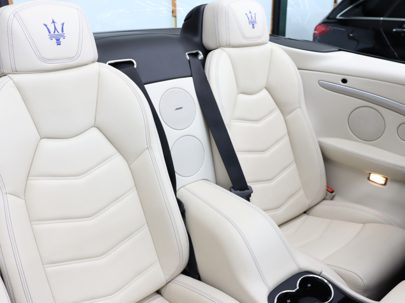 マセラティ グランカブリオ ｽﾎﾟｰﾂ MCｵｰﾄｼﾌﾄ　EBM 右H ﾍﾞｰｼﾞｭ革 ｼｰﾄﾋｰﾀｰ SDﾅﾋﾞ BOSEｻｳﾝﾄﾞ 地ﾃﾞｼﾞ Bｶﾒﾗ ｸﾘｼﾞｵﾀﾞｰｸｸﾛｰﾑｲﾝﾃﾘｱ MCﾃﾞｻﾞｲﾝ20AW　2年保証付