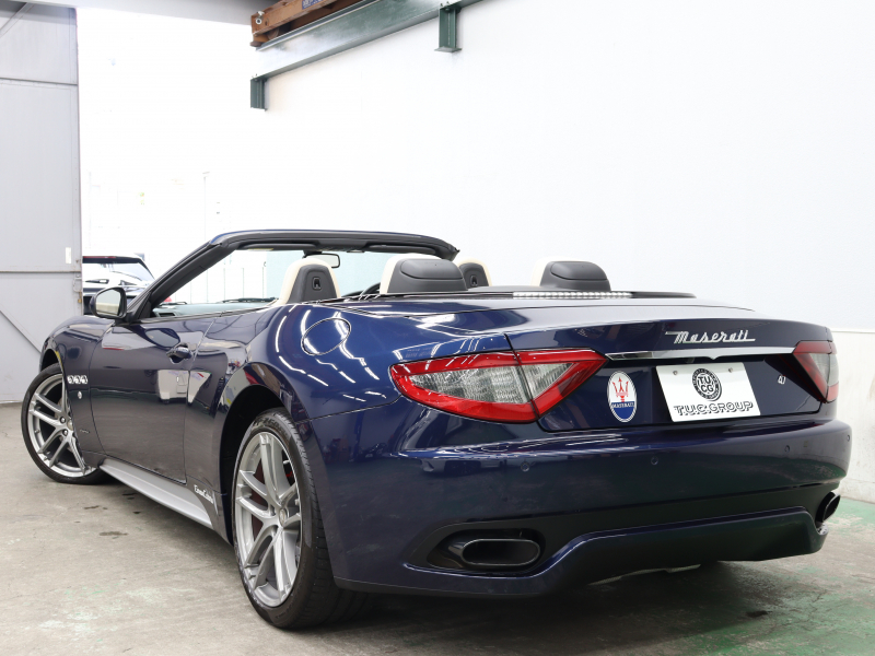 マセラティ グランカブリオ ｽﾎﾟｰﾂ MCｵｰﾄｼﾌﾄ　EBM 右H ﾍﾞｰｼﾞｭ革 ｼｰﾄﾋｰﾀｰ SDﾅﾋﾞ BOSEｻｳﾝﾄﾞ 地ﾃﾞｼﾞ Bｶﾒﾗ ｸﾘｼﾞｵﾀﾞｰｸｸﾛｰﾑｲﾝﾃﾘｱ MCﾃﾞｻﾞｲﾝ20AW　2年保証付