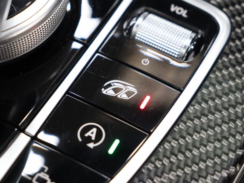 AMG Cクラス C63S ｸｰﾍﾟ AMGｶｰﾎﾞﾝ&ﾚｰﾀﾞｰP　後期 黒革 ｼｰﾄﾋｰﾀｰ ﾊﾟﾉﾗﾏSR 純正HDDﾅﾋﾞ ﾌﾞﾙﾒｽﾀｰS AMGﾄﾞﾗｲﾌﾞｺﾝﾄﾛｰﾙｽｲｯﾁ AMGｴｱﾛ&19/20ｲﾝﾁAW ﾚｯﾄﾞｷｬﾘﾊﾟｰ 2年保証付