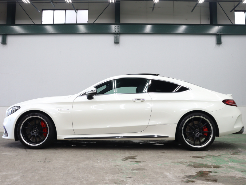 AMG Cクラス C63S ｸｰﾍﾟ AMGｶｰﾎﾞﾝ&ﾚｰﾀﾞｰP　後期 黒革 ｼｰﾄﾋｰﾀｰ ﾊﾟﾉﾗﾏSR 純正HDDﾅﾋﾞ ﾌﾞﾙﾒｽﾀｰS AMGﾄﾞﾗｲﾌﾞｺﾝﾄﾛｰﾙｽｲｯﾁ AMGｴｱﾛ&19/20ｲﾝﾁAW ﾚｯﾄﾞｷｬﾘﾊﾟｰ 2年保証付