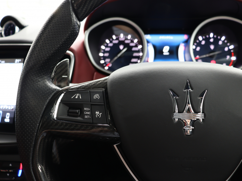 マセラティ ギブリ S　ｶｰﾎﾞﾝｽﾎﾟｰﾂPKG 中期 ｽｶｲﾌｯｸｻｽ ACC BSM Pｽﾀ 赤革 ｼｰﾄﾋｰﾀｰ ｻﾝﾙｰﾌ 純正SDﾅﾋﾞTV BTｵｰﾃﾞｨｵ ｱﾙｶﾝﾀｰﾗﾙｰﾌﾗｲﾅｰ ｶｰﾎﾞﾝｲﾝﾃﾘｱ OPﾁﾀｰﾉ21AW　2年保証付