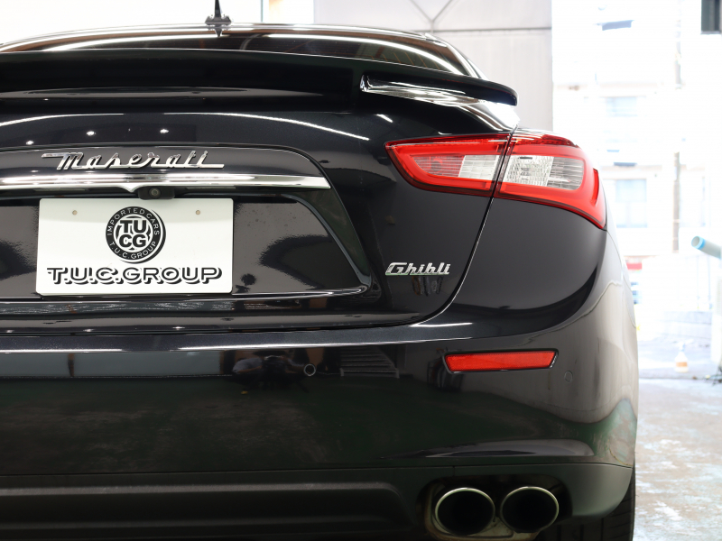 マセラティ ギブリ S　ｶｰﾎﾞﾝｽﾎﾟｰﾂPKG 中期 ｽｶｲﾌｯｸｻｽ ACC BSM Pｽﾀ 赤革 ｼｰﾄﾋｰﾀｰ ｻﾝﾙｰﾌ 純正SDﾅﾋﾞTV BTｵｰﾃﾞｨｵ ｱﾙｶﾝﾀｰﾗﾙｰﾌﾗｲﾅｰ ｶｰﾎﾞﾝｲﾝﾃﾘｱ OPﾁﾀｰﾉ21AW　2年保証付