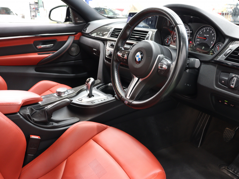BMW Mシリーズ M4 ｸｰﾍﾟ ｺﾝﾍﾟﾃｨｼｮﾝ　後期LCI LCW ｺﾝﾌｫA 赤革 ｶｰﾎﾞﾝR 純正HDDﾅﾋﾞTV harman/Kardon HUD Bｶﾒﾗ ｲﾝﾃﾘｼﾞｪﾝﾄｾｰﾌﾃｨ ｶｰﾎﾞﾝｲﾝﾃﾘｱ 専用ｴｱﾛ&20AW(ｽﾀｲﾘﾝｸﾞ666M)　2年保証付