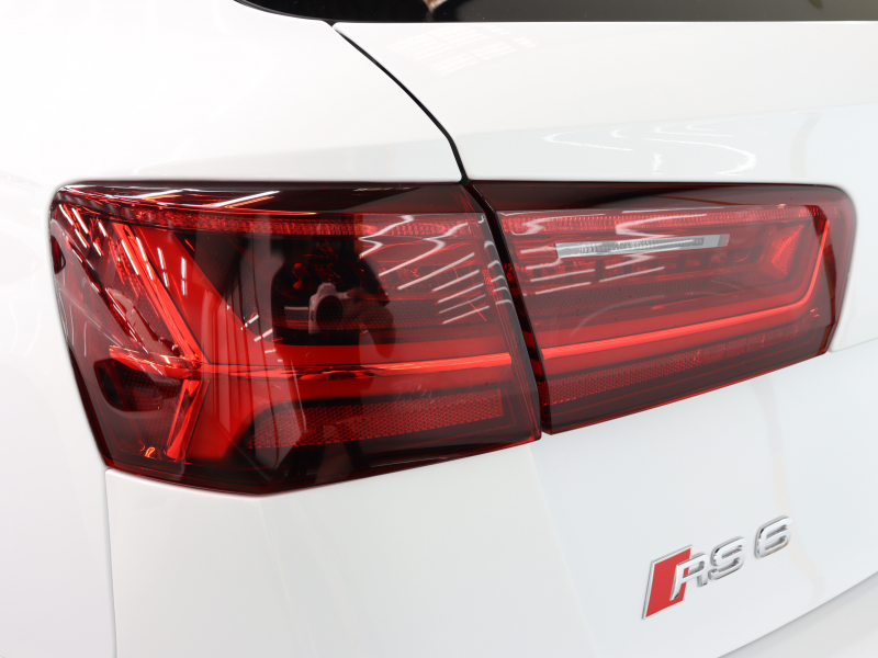 アウディ RS6アバント RS6 ｱﾊﾞﾝﾄ ﾊﾟﾌｫｰﾏﾝｽ ｶｰﾎﾞﾝｽﾀﾘﾝｸﾞPKG　ADVｷｰ 605ps 黒革 ﾊﾟﾉﾗﾏSR ﾅﾋﾞTV Bｶﾒﾗ BOSEｻｳﾝﾄﾞ HUD LEDﾍｯﾄﾞﾗｲﾄ  ｵｰﾄﾃｰﾙｹﾞｰﾄ ﾚｯﾄﾞｷｬﾘﾊﾟｰ ﾄﾞﾘﾙﾄﾞﾛｰﾀｰ ｶｰﾎﾞﾝｲﾝﾃﾘｱﾄﾘﾑ 純正21AW　2年保証