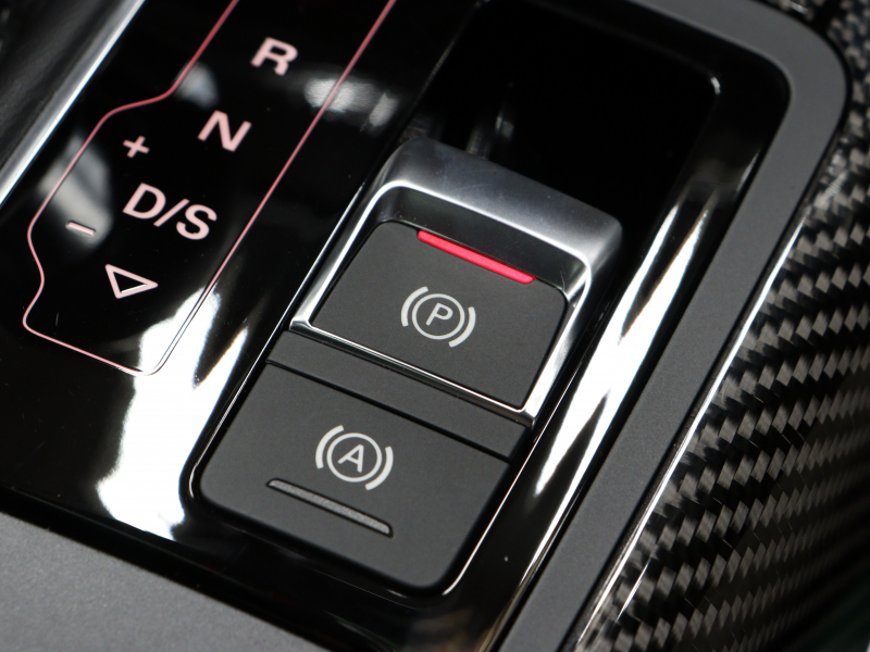 アウディ RS6アバント RS6 ｱﾊﾞﾝﾄ ﾊﾟﾌｫｰﾏﾝｽ ｶｰﾎﾞﾝｽﾀﾘﾝｸﾞPKG　ADVｷｰ 605ps 黒革 ﾊﾟﾉﾗﾏSR ﾅﾋﾞTV Bｶﾒﾗ BOSEｻｳﾝﾄﾞ HUD LEDﾍｯﾄﾞﾗｲﾄ  ｵｰﾄﾃｰﾙｹﾞｰﾄ ﾚｯﾄﾞｷｬﾘﾊﾟｰ ﾄﾞﾘﾙﾄﾞﾛｰﾀｰ ｶｰﾎﾞﾝｲﾝﾃﾘｱﾄﾘﾑ 純正21AW　2年保証