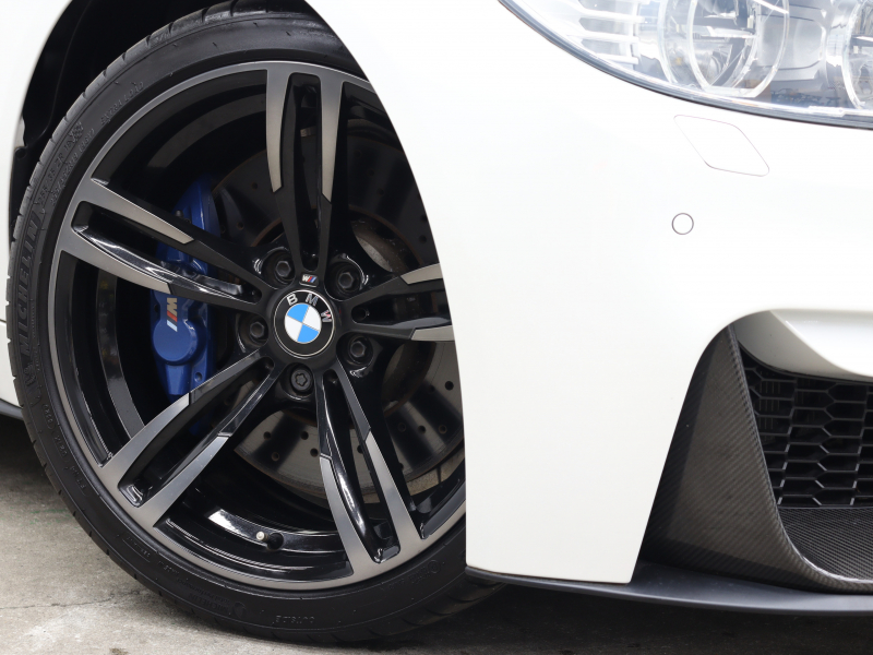 BMW Mシリーズ M4ｸｰﾍﾟ Mﾊﾟﾌｫｰﾏﾝｽｴﾃﾞｨｼｮﾝ　国内17台限定車 ｺﾝﾌｫA ﾍﾞｰｼﾞｭ革 ｶｰﾎﾞﾝR ﾅﾋﾞTV ﾍｯﾄﾞｱｯﾌﾟD LEDﾍｯﾄﾞﾗｲﾄ Mﾊﾟﾌｫｰﾏﾝｽｶｰﾎﾞﾝｴｱﾛ&ﾄﾗﾝｸｽﾎﾟｲﾗｰ OP19AW(ｽﾀｲﾘﾝｸﾞ437)　2年保証