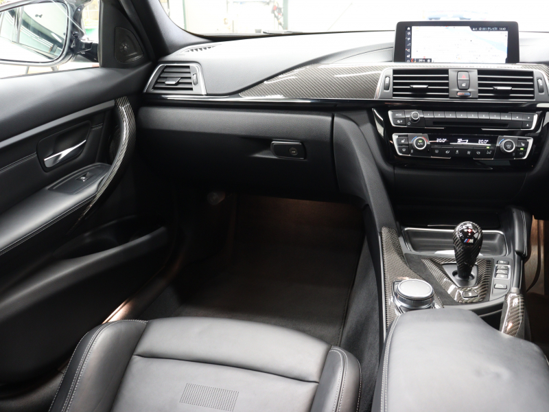 BMW Mシリーズ M3 ｺﾝﾍﾟﾃｨｼｮﾝ　後期LCI LCW ｲﾝﾃﾘｼﾞｪﾝﾄS ｺﾝﾌｫA 黒革 ｶｰﾎﾞﾝR IdriveﾅﾋﾞTV harman/Kardon HUD Bｶﾒﾗ ｶｰﾎﾞﾝｲﾝﾃﾘｱ Mｻｽﾍﾟﾝｼｮﾝ 専用ｴｱﾛ&20AW(ｽﾀｲﾘﾝｸﾞ666M) ｵﾌﾟｼｮﾝｶﾗｰ　2年保証付