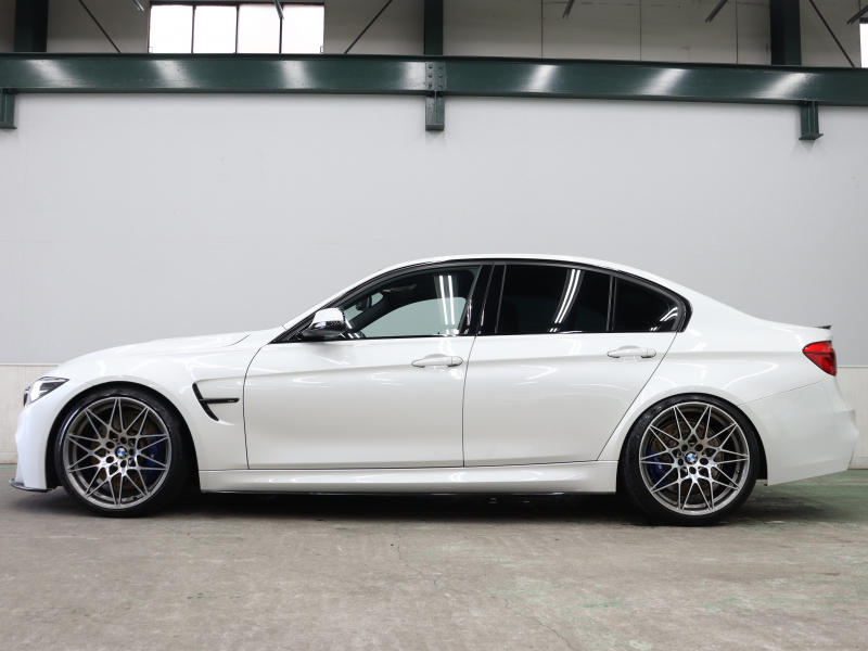 BMW Mシリーズ M3 ｺﾝﾍﾟﾃｨｼｮﾝ　後期LCI LCW ｲﾝﾃﾘｼﾞｪﾝﾄS ｺﾝﾌｫA 黒革 ｶｰﾎﾞﾝR IdriveﾅﾋﾞTV harman/Kardon HUD Bｶﾒﾗ ｶｰﾎﾞﾝｲﾝﾃﾘｱ Mｻｽﾍﾟﾝｼｮﾝ 専用ｴｱﾛ&20AW(ｽﾀｲﾘﾝｸﾞ666M) ｵﾌﾟｼｮﾝｶﾗｰ　2年保証付