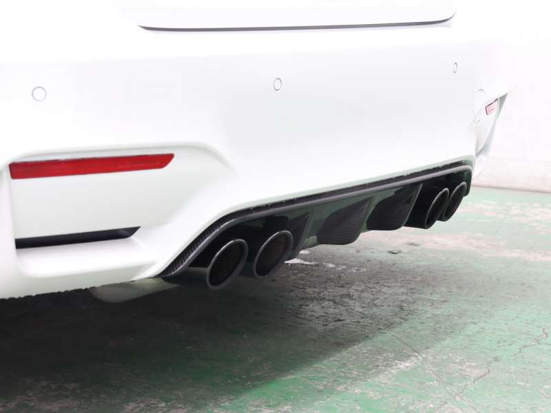 BMW Mシリーズ M3 ｺﾝﾍﾟﾃｨｼｮﾝ　後期LCI LCW ｲﾝﾃﾘｼﾞｪﾝﾄS ｺﾝﾌｫA 黒革 ｶｰﾎﾞﾝR IdriveﾅﾋﾞTV harman/Kardon HUD Bｶﾒﾗ ｶｰﾎﾞﾝｲﾝﾃﾘｱ Mｻｽﾍﾟﾝｼｮﾝ 専用ｴｱﾛ&20AW(ｽﾀｲﾘﾝｸﾞ666M) ｵﾌﾟｼｮﾝｶﾗｰ　2年保証付