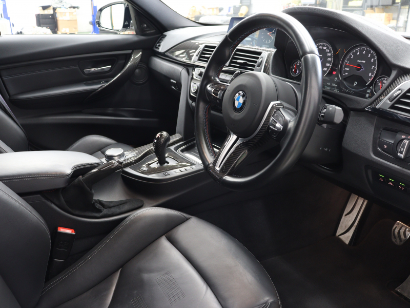 BMW Mシリーズ M3 ｺﾝﾍﾟﾃｨｼｮﾝ　後期LCI LCW ｲﾝﾃﾘｼﾞｪﾝﾄS ｺﾝﾌｫA 黒革 ｶｰﾎﾞﾝR IdriveﾅﾋﾞTV harman/Kardon HUD Bｶﾒﾗ ｶｰﾎﾞﾝｲﾝﾃﾘｱ Mｻｽﾍﾟﾝｼｮﾝ 専用ｴｱﾛ&20AW(ｽﾀｲﾘﾝｸﾞ666M) ｵﾌﾟｼｮﾝｶﾗｰ　2年保証付