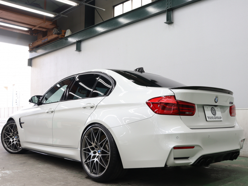 BMW Mシリーズ M3 ｺﾝﾍﾟﾃｨｼｮﾝ　後期LCI LCW ｲﾝﾃﾘｼﾞｪﾝﾄS ｺﾝﾌｫA 黒革 ｶｰﾎﾞﾝR IdriveﾅﾋﾞTV harman/Kardon HUD Bｶﾒﾗ ｶｰﾎﾞﾝｲﾝﾃﾘｱ Mｻｽﾍﾟﾝｼｮﾝ 専用ｴｱﾛ&20AW(ｽﾀｲﾘﾝｸﾞ666M) ｵﾌﾟｼｮﾝｶﾗｰ　2年保証付