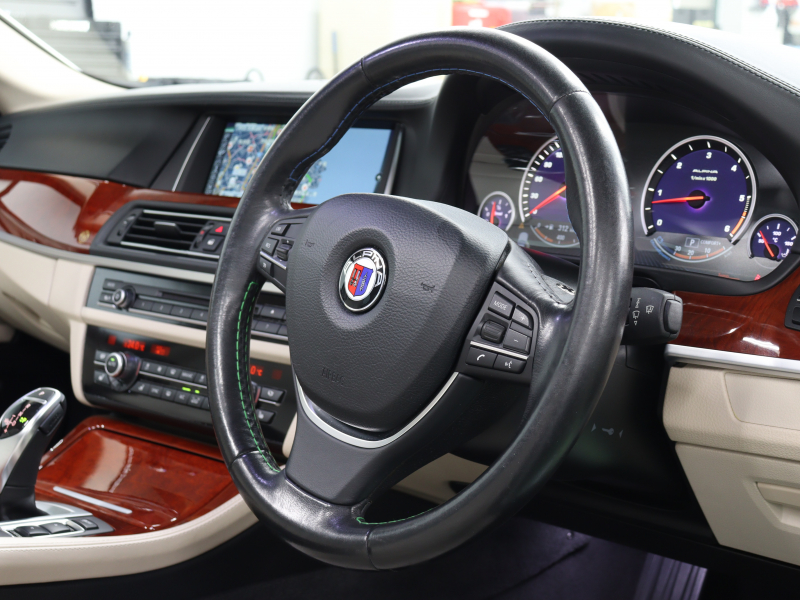 アルピナ D5 ﾀｰﾎﾞﾘﾑｼﾞﾝ　LCIﾓﾃﾞﾙ 白革 ｻﾝﾙｰﾌ 純正ﾅﾋﾞ BTｵｰﾃﾞｨｵ harman/kardon Bｶﾒﾗ ﾐﾙﾃｳｯﾄﾞｲﾝﾃﾘｱ ｱﾀﾞﾌﾟﾃｨﾌﾞLEDﾍｯﾄﾞﾗｲﾄ  20ｲﾝﾁｸﾗｼｯｸAW 有償色　2年保証付