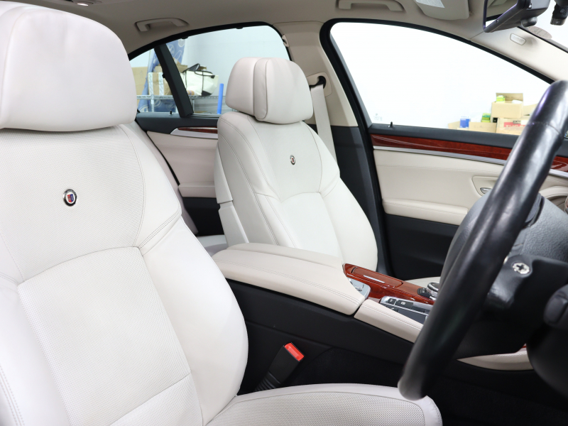 アルピナ D5 ﾀｰﾎﾞﾘﾑｼﾞﾝ　LCIﾓﾃﾞﾙ 白革 ｻﾝﾙｰﾌ 純正ﾅﾋﾞ BTｵｰﾃﾞｨｵ harman/kardon Bｶﾒﾗ ﾐﾙﾃｳｯﾄﾞｲﾝﾃﾘｱ ｱﾀﾞﾌﾟﾃｨﾌﾞLEDﾍｯﾄﾞﾗｲﾄ  20ｲﾝﾁｸﾗｼｯｸAW 有償色　2年保証付