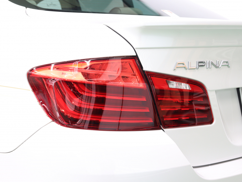 アルピナ D5 ﾀｰﾎﾞﾘﾑｼﾞﾝ　LCIﾓﾃﾞﾙ 白革 ｻﾝﾙｰﾌ 純正ﾅﾋﾞ BTｵｰﾃﾞｨｵ harman/kardon Bｶﾒﾗ ﾐﾙﾃｳｯﾄﾞｲﾝﾃﾘｱ ｱﾀﾞﾌﾟﾃｨﾌﾞLEDﾍｯﾄﾞﾗｲﾄ  20ｲﾝﾁｸﾗｼｯｸAW 有償色　2年保証付