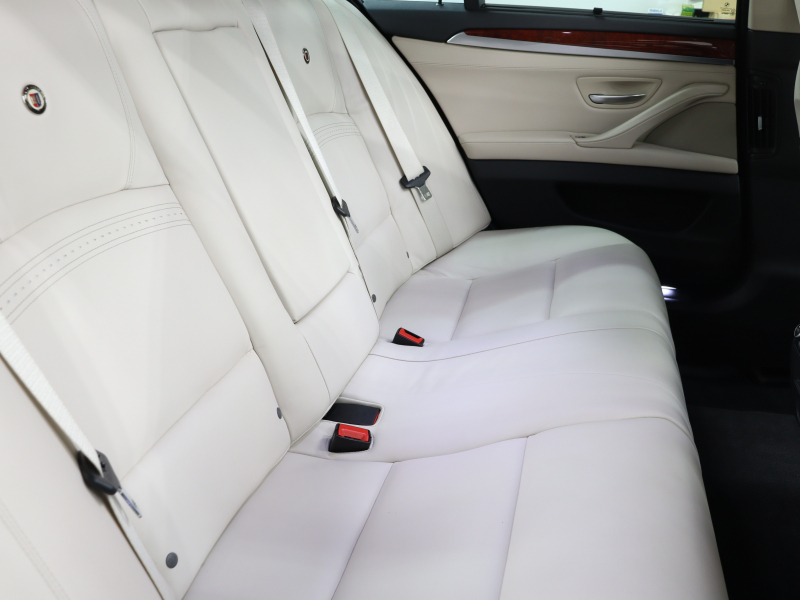 アルピナ D5 ﾀｰﾎﾞﾘﾑｼﾞﾝ　LCIﾓﾃﾞﾙ 白革 ｻﾝﾙｰﾌ 純正ﾅﾋﾞ BTｵｰﾃﾞｨｵ harman/kardon Bｶﾒﾗ ﾐﾙﾃｳｯﾄﾞｲﾝﾃﾘｱ ｱﾀﾞﾌﾟﾃｨﾌﾞLEDﾍｯﾄﾞﾗｲﾄ  20ｲﾝﾁｸﾗｼｯｸAW 有償色　2年保証付