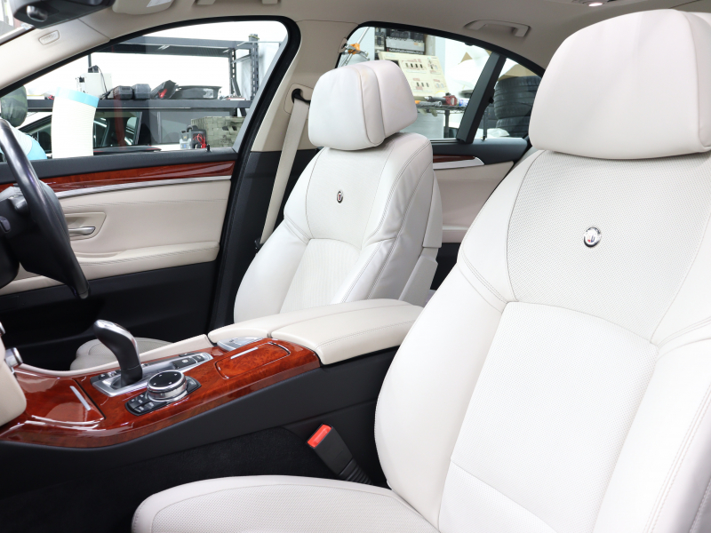 アルピナ D5 ﾀｰﾎﾞﾘﾑｼﾞﾝ　LCIﾓﾃﾞﾙ 白革 ｻﾝﾙｰﾌ 純正ﾅﾋﾞ BTｵｰﾃﾞｨｵ harman/kardon Bｶﾒﾗ ﾐﾙﾃｳｯﾄﾞｲﾝﾃﾘｱ ｱﾀﾞﾌﾟﾃｨﾌﾞLEDﾍｯﾄﾞﾗｲﾄ  20ｲﾝﾁｸﾗｼｯｸAW 有償色　2年保証付