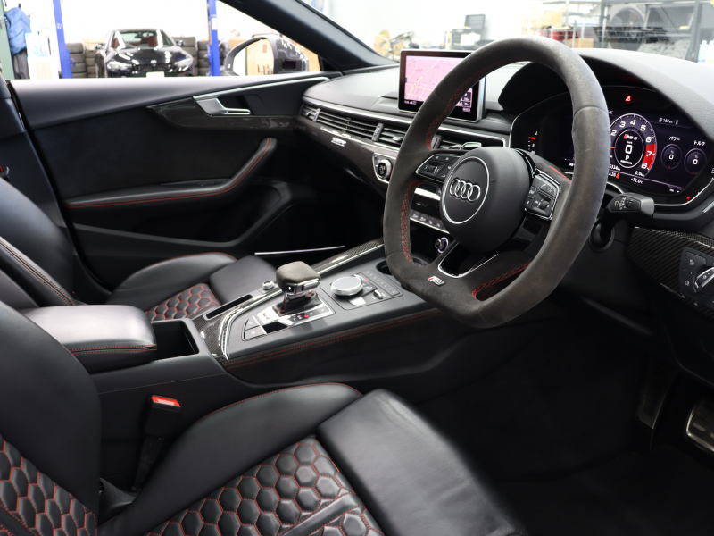 アウディ RS5 ｽﾎﾟｰﾂﾊﾞｯｸ ｸﾜﾄﾛ RSﾃﾞｻﾞｲﾝ&ｶｰﾎﾞﾝｽﾀｲﾘﾝｸﾞ&ｱｼｽﾀﾝｽPKG　ACC ｻｲﾄﾞA ADVｷｰ 黒革 ﾊﾟﾉﾗﾏSR MMIﾅﾋﾞ B&Oｻｳﾝﾄﾞ ﾏﾄﾘｯｸｽLED ﾊﾞｰﾁｬﾙｺｸﾋﾟｯﾄ  ｱﾙｶﾝﾀｰﾗｽﾃｱ RSｽﾎﾟｰﾂEX 20AW　2年保証