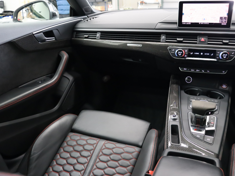 アウディ RS5 ｽﾎﾟｰﾂﾊﾞｯｸ ｸﾜﾄﾛ RSﾃﾞｻﾞｲﾝ&ｶｰﾎﾞﾝｽﾀｲﾘﾝｸﾞ&ｱｼｽﾀﾝｽPKG　ACC ｻｲﾄﾞA ADVｷｰ 黒革 ﾊﾟﾉﾗﾏSR MMIﾅﾋﾞ B&Oｻｳﾝﾄﾞ ﾏﾄﾘｯｸｽLED ﾊﾞｰﾁｬﾙｺｸﾋﾟｯﾄ  ｱﾙｶﾝﾀｰﾗｽﾃｱ RSｽﾎﾟｰﾂEX 20AW　2年保証