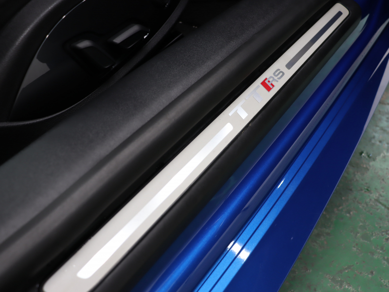 アウディ TT RS クーペ ｴｸｽﾃﾝﾄﾞﾃﾞｯﾄﾞﾚｻﾞｰ&ｱｼｽﾀﾝｽPKGｱﾄﾞﾊﾞﾝｽﾄﾞ　ADVｷｰ 黒革 MMIﾅﾋﾞTV ﾊﾞｰﾁｬﾙC Bｶﾒﾗ ﾏﾄﾘｸｽLED&ﾏﾄﾘｸｽOLEDﾘｱﾗｲﾄ ﾏｸﾞﾈﾃｨｯｸﾗｲﾄﾞ RSｽﾎﾟｰﾂEX OP20ｲﾝﾁAW ﾚｯﾄﾞｷｬﾘﾊﾟｰ　2年保証