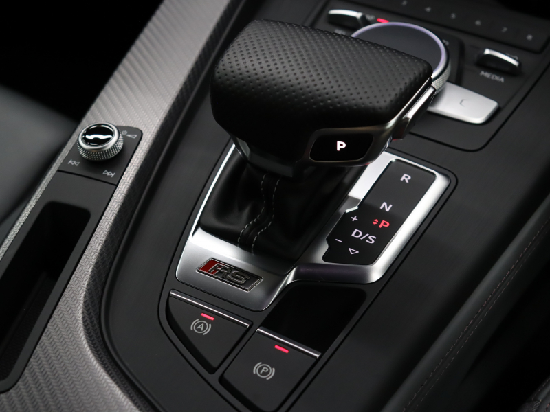 アウディ RS5 ｸｰﾍﾟ  2.9 ｸﾜﾄﾛ ｱｼｽﾀﾝｽPKG ｶｰﾎﾞﾝｽﾀｲﾘﾝｸﾞPKG　ACC ADVｷｰ 黒革 MMIﾅﾋﾞ ﾊﾞｰﾁｬﾙｺｸﾋﾟｯﾄ 360°ｶﾒﾗ B&Oｻｳﾝﾄﾞ ﾏﾄﾘｯｸｽLED ﾃﾞｺﾗﾃｨﾌﾞｶｰﾎﾞﾝﾊﾟﾈﾙ 20ｲﾝﾁAW 赤ｷｬﾘﾊﾟｰ RSｽﾎﾟｰﾂEX 　2年保証