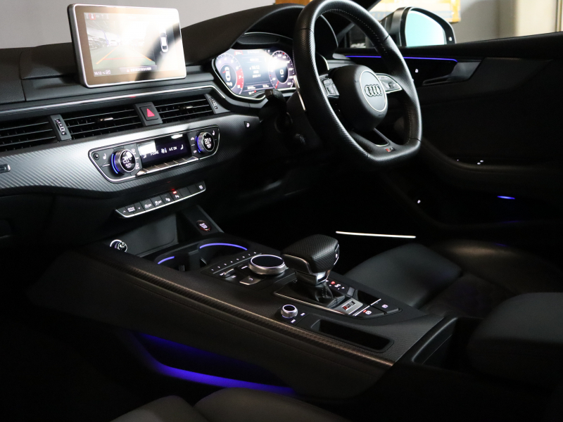 アウディ RS5 ｸｰﾍﾟ  2.9 ｸﾜﾄﾛ ｱｼｽﾀﾝｽPKG ｶｰﾎﾞﾝｽﾀｲﾘﾝｸﾞPKG　ACC ADVｷｰ 黒革 MMIﾅﾋﾞ ﾊﾞｰﾁｬﾙｺｸﾋﾟｯﾄ 360°ｶﾒﾗ B&Oｻｳﾝﾄﾞ ﾏﾄﾘｯｸｽLED ﾃﾞｺﾗﾃｨﾌﾞｶｰﾎﾞﾝﾊﾟﾈﾙ 20ｲﾝﾁAW 赤ｷｬﾘﾊﾟｰ RSｽﾎﾟｰﾂEX 　2年保証