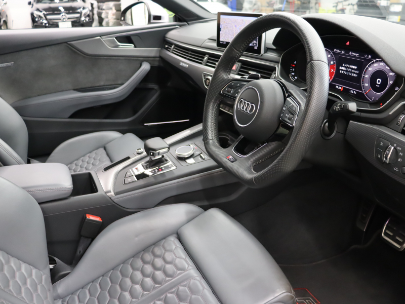 アウディ RS5 ｸｰﾍﾟ  2.9 ｸﾜﾄﾛ ｱｼｽﾀﾝｽPKG ｶｰﾎﾞﾝｽﾀｲﾘﾝｸﾞPKG　ACC ADVｷｰ 黒革 MMIﾅﾋﾞ ﾊﾞｰﾁｬﾙｺｸﾋﾟｯﾄ 360°ｶﾒﾗ B&Oｻｳﾝﾄﾞ ﾏﾄﾘｯｸｽLED ﾃﾞｺﾗﾃｨﾌﾞｶｰﾎﾞﾝﾊﾟﾈﾙ 20ｲﾝﾁAW 赤ｷｬﾘﾊﾟｰ RSｽﾎﾟｰﾂEX 　2年保証