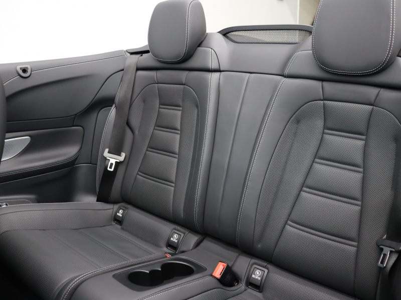 AMG Eクラス E53ｶﾌﾞﾘｵﾚ 4MATIC+ ｴｸｽｸﾙｰｼﾌﾞ& ﾚｰﾀﾞｰSP　後期ﾓﾃﾞﾙ ISG搭載  黒革 ﾍﾞﾝﾁﾚｰﾀｰ ｴｱｽｶｰﾌ ﾘﾗｸｾﾞｰｼｮﾝ機能 赤幌 ﾅﾋﾞTV CarPlay ﾌﾞﾙﾒｽﾀｰS  HUD 360ｶﾒﾗ ﾜｲﾔﾚｽﾁｬｰｼﾞﾝｸﾞ AMGｴｱﾛ&20AW　2年保証