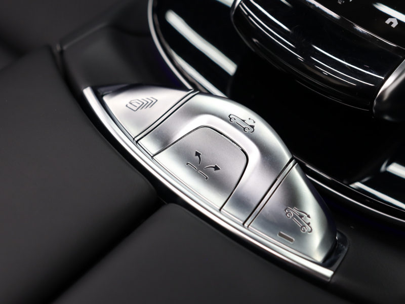 AMG Eクラス E53ｶﾌﾞﾘｵﾚ 4MATIC+ ｴｸｽｸﾙｰｼﾌﾞ& ﾚｰﾀﾞｰSP　後期ﾓﾃﾞﾙ ISG搭載  黒革 ﾍﾞﾝﾁﾚｰﾀｰ ｴｱｽｶｰﾌ ﾘﾗｸｾﾞｰｼｮﾝ機能 赤幌 ﾅﾋﾞTV CarPlay ﾌﾞﾙﾒｽﾀｰS  HUD 360ｶﾒﾗ ﾜｲﾔﾚｽﾁｬｰｼﾞﾝｸﾞ AMGｴｱﾛ&20AW　2年保証