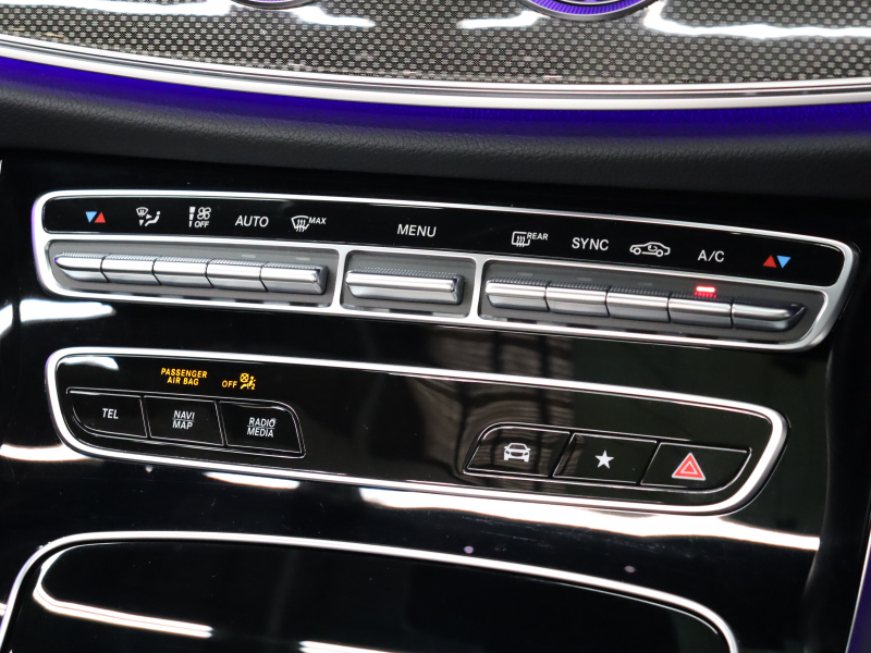 AMG Eクラス E53ｶﾌﾞﾘｵﾚ 4MATIC+ ｴｸｽｸﾙｰｼﾌﾞ& ﾚｰﾀﾞｰSP　後期ﾓﾃﾞﾙ ISG搭載  黒革 ﾍﾞﾝﾁﾚｰﾀｰ ｴｱｽｶｰﾌ ﾘﾗｸｾﾞｰｼｮﾝ機能 赤幌 ﾅﾋﾞTV CarPlay ﾌﾞﾙﾒｽﾀｰS  HUD 360ｶﾒﾗ ﾜｲﾔﾚｽﾁｬｰｼﾞﾝｸﾞ AMGｴｱﾛ&20AW　2年保証