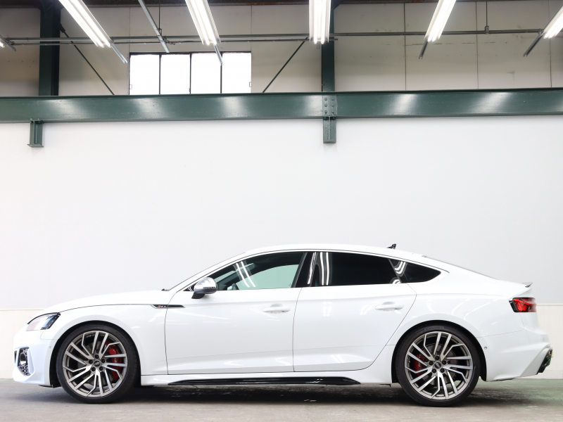 アウディ RS5 RS5 ｽﾎﾟｰﾂﾊﾞｯｸ  ｸﾜﾄﾛ ｱｳﾃﾞｨｴｸｽｸﾙｰｼﾌﾞ ｺﾝﾌｫｰﾄPKG　1ｵｰﾅｰ 後期ﾓﾃﾞﾙ ｱｳﾃﾞｨﾌﾟﾚｾﾝｽ ＆ｻｲﾄﾞｱｼｽﾄ ﾚｰﾝｱｼｽﾄADVｷｰ 白ﾅｯﾊﾟﾚｻﾞｰｼｰﾄ MMIﾅﾋﾞ ﾌﾙｾｸﾞ 360ｶﾒﾗ ﾏﾄﾘｸｽLED ｽﾃｱﾘﾝｸﾞﾋｰﾀｰ ｶｰﾎﾞﾝﾊﾟﾈﾙ Bang&Olufsen　2年保証