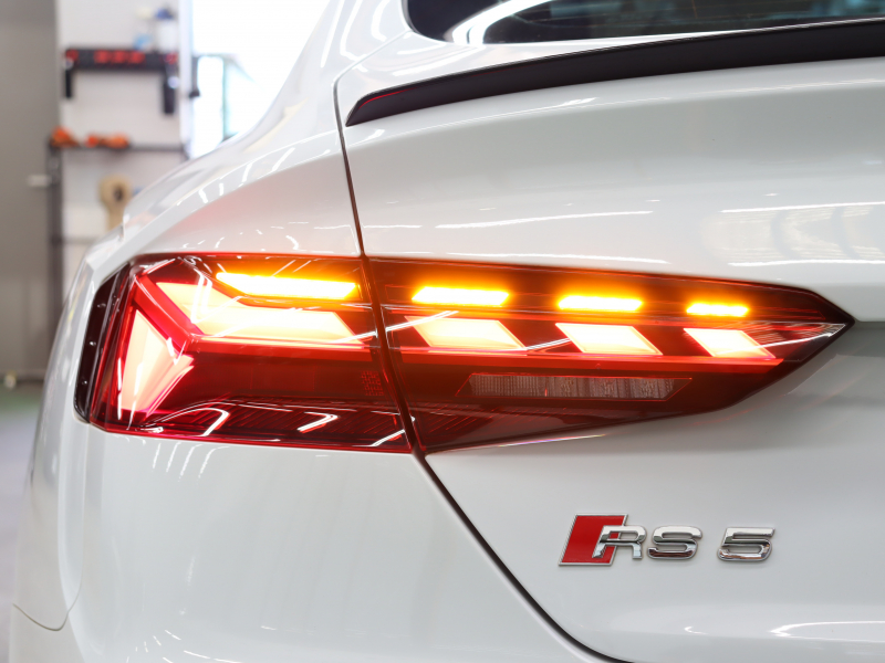 アウディ RS5 RS5 ｽﾎﾟｰﾂﾊﾞｯｸ  ｸﾜﾄﾛ ｱｳﾃﾞｨｴｸｽｸﾙｰｼﾌﾞ ｺﾝﾌｫｰﾄPKG　1ｵｰﾅｰ 後期ﾓﾃﾞﾙ ｱｳﾃﾞｨﾌﾟﾚｾﾝｽ ＆ｻｲﾄﾞｱｼｽﾄ ﾚｰﾝｱｼｽﾄADVｷｰ 白ﾅｯﾊﾟﾚｻﾞｰｼｰﾄ MMIﾅﾋﾞ ﾌﾙｾｸﾞ 360ｶﾒﾗ ﾏﾄﾘｸｽLED ｽﾃｱﾘﾝｸﾞﾋｰﾀｰ ｶｰﾎﾞﾝﾊﾟﾈﾙ Bang&Olufsen　2年保証