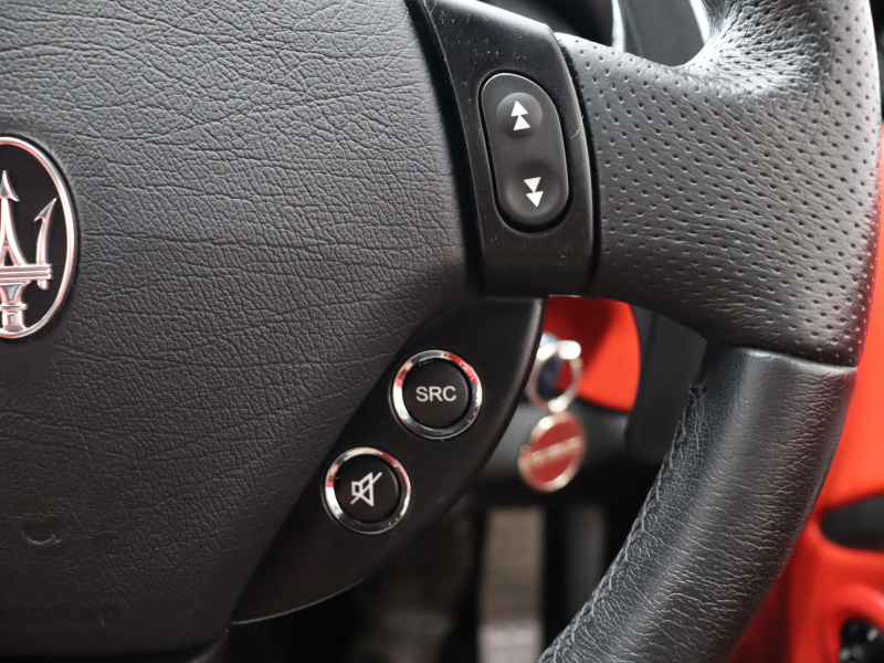 マセラティ グランツーリズモ ｽﾎﾟｰﾂ MCｵｰﾄｼﾌﾄ　赤革 ｼｰﾄﾋｰﾀｰ ﾅﾋﾞTV BTｵｰﾃﾞｨｵ Bｶﾒﾗ ｷｾﾉﾝ  ｼﾌﾄﾊﾟﾄﾞﾙ ﾚｯﾄﾞｷｬﾘﾊﾟｰ ｱｽﾄﾄﾃﾞｻﾞｲﾝ20ｲﾝﾁAW　2年保証