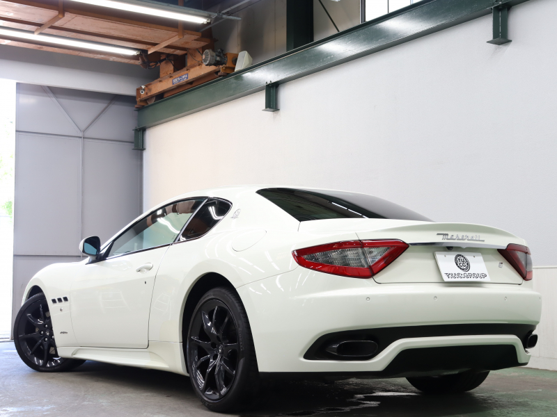 マセラティ グランツーリズモ ｽﾎﾟｰﾂ MCｵｰﾄｼﾌﾄ　赤革 ｼｰﾄﾋｰﾀｰ ﾅﾋﾞTV BTｵｰﾃﾞｨｵ Bｶﾒﾗ ｷｾﾉﾝ  ｼﾌﾄﾊﾟﾄﾞﾙ ﾚｯﾄﾞｷｬﾘﾊﾟｰ ｱｽﾄﾄﾃﾞｻﾞｲﾝ20ｲﾝﾁAW　2年保証