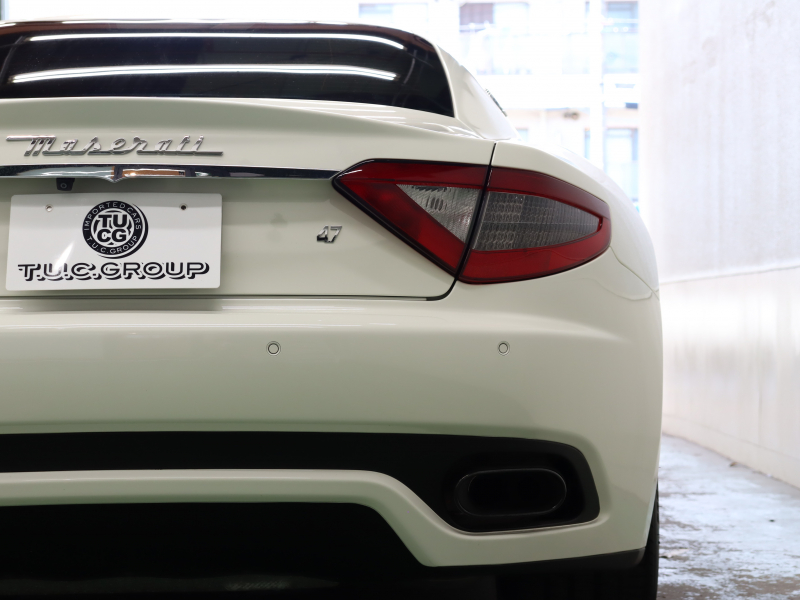 マセラティ グランツーリズモ ｽﾎﾟｰﾂ MCｵｰﾄｼﾌﾄ　赤革 ｼｰﾄﾋｰﾀｰ ﾅﾋﾞTV BTｵｰﾃﾞｨｵ Bｶﾒﾗ ｷｾﾉﾝ  ｼﾌﾄﾊﾟﾄﾞﾙ ﾚｯﾄﾞｷｬﾘﾊﾟｰ ｱｽﾄﾄﾃﾞｻﾞｲﾝ20ｲﾝﾁAW　2年保証