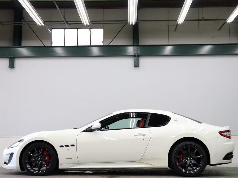 マセラティ グランツーリズモ ｽﾎﾟｰﾂ MCｵｰﾄｼﾌﾄ　赤革 ｼｰﾄﾋｰﾀｰ ﾅﾋﾞTV BTｵｰﾃﾞｨｵ Bｶﾒﾗ ｷｾﾉﾝ  ｼﾌﾄﾊﾟﾄﾞﾙ ﾚｯﾄﾞｷｬﾘﾊﾟｰ ｱｽﾄﾄﾃﾞｻﾞｲﾝ20ｲﾝﾁAW　2年保証