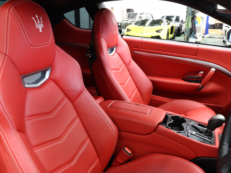 マセラティ グランツーリズモ ｽﾎﾟｰﾂ MCｵｰﾄｼﾌﾄ　赤革 ｼｰﾄﾋｰﾀｰ ﾅﾋﾞTV BTｵｰﾃﾞｨｵ Bｶﾒﾗ ｷｾﾉﾝ  ｼﾌﾄﾊﾟﾄﾞﾙ ﾚｯﾄﾞｷｬﾘﾊﾟｰ ｱｽﾄﾄﾃﾞｻﾞｲﾝ20ｲﾝﾁAW　2年保証