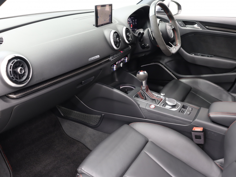 アウディ RS3 ｽﾎﾟｰﾂﾊﾞｯｸ ﾍﾞｰｽｸﾞﾚｰﾄﾞ ﾏｯﾄｱﾙﾐﾆｳﾑｽﾀｲﾘﾝｸﾞP　ADVｷｰ Audiﾏｸﾞﾈﾃｨｯｸﾗｲﾄﾞ 黒革ｼｰﾄ MMIﾅﾋﾞTV Bang&Olufsen Bluetooth Bｶﾒﾗ ﾏﾄﾘｸｽLEDﾗｲﾄ ﾊﾞｰﾁｬﾙｺｸﾋﾟｯﾄ 19AW　2年保証付