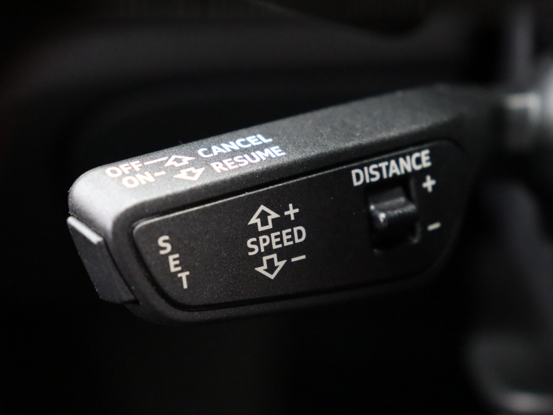 アウディ RS3 ｽﾎﾟｰﾂﾊﾞｯｸ ﾍﾞｰｽｸﾞﾚｰﾄﾞ ﾏｯﾄｱﾙﾐﾆｳﾑｽﾀｲﾘﾝｸﾞP　ADVｷｰ Audiﾏｸﾞﾈﾃｨｯｸﾗｲﾄﾞ 黒革ｼｰﾄ MMIﾅﾋﾞTV Bang&Olufsen Bluetooth Bｶﾒﾗ ﾏﾄﾘｸｽLEDﾗｲﾄ ﾊﾞｰﾁｬﾙｺｸﾋﾟｯﾄ 19AW　2年保証付