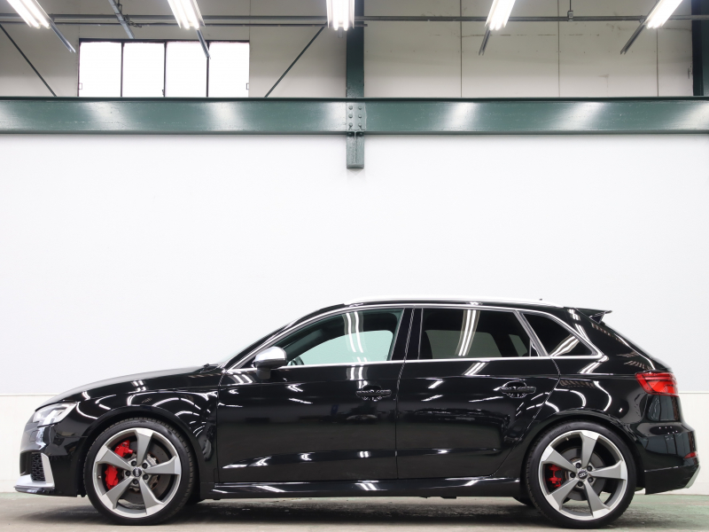 アウディ RS3 ｽﾎﾟｰﾂﾊﾞｯｸ ﾍﾞｰｽｸﾞﾚｰﾄﾞ ﾏｯﾄｱﾙﾐﾆｳﾑｽﾀｲﾘﾝｸﾞP　ADVｷｰ Audiﾏｸﾞﾈﾃｨｯｸﾗｲﾄﾞ 黒革ｼｰﾄ MMIﾅﾋﾞTV Bang&Olufsen Bluetooth Bｶﾒﾗ ﾏﾄﾘｸｽLEDﾗｲﾄ ﾊﾞｰﾁｬﾙｺｸﾋﾟｯﾄ 19AW　2年保証付
